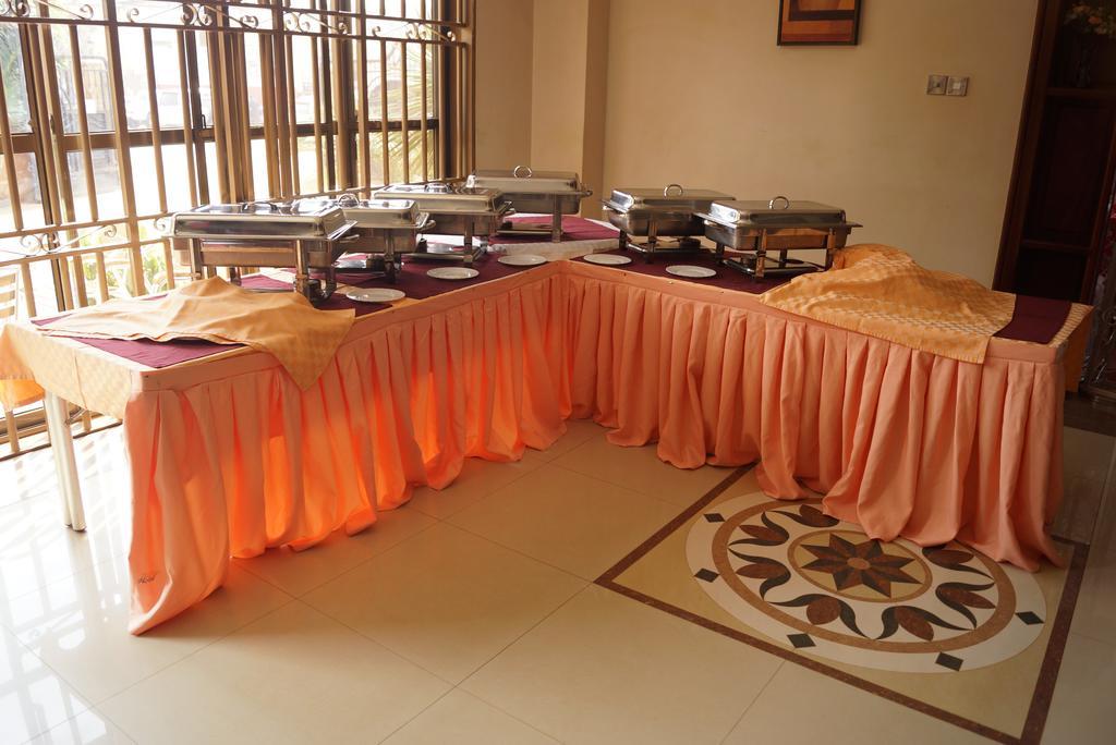Tristar Hotel Kampala Exterior photo