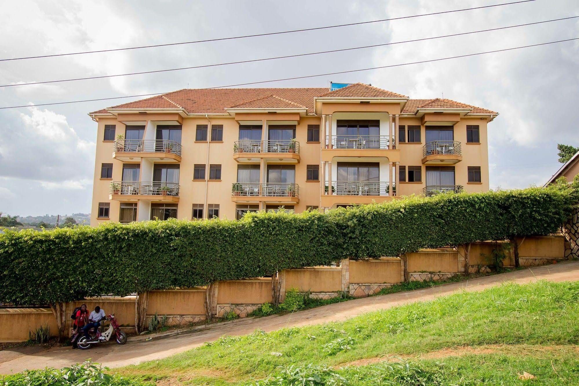 Tristar Hotel Kampala Exterior photo